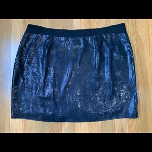 EXCELLENT CONDITION Banana Republic sz 14 black sequined mini skirt - NYE 💃 🪩